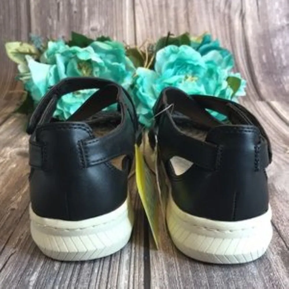 BARETRAPS Yesica Black Flats 7M