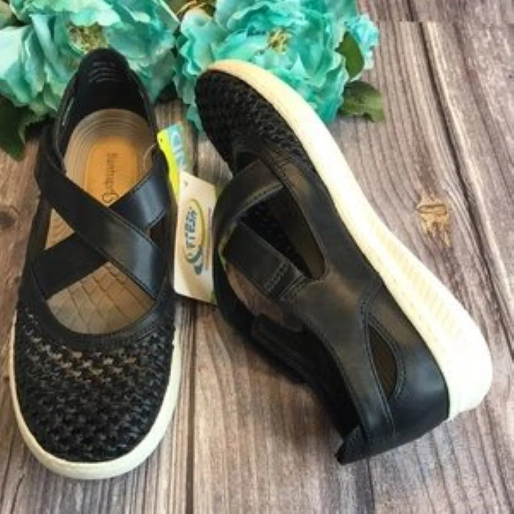 BARETRAPS Yesica Black Flats 7M
