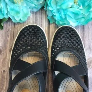 BARETRAPS Yesica Black Flats 7M
