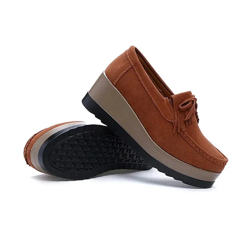 Breathable moccasins for women