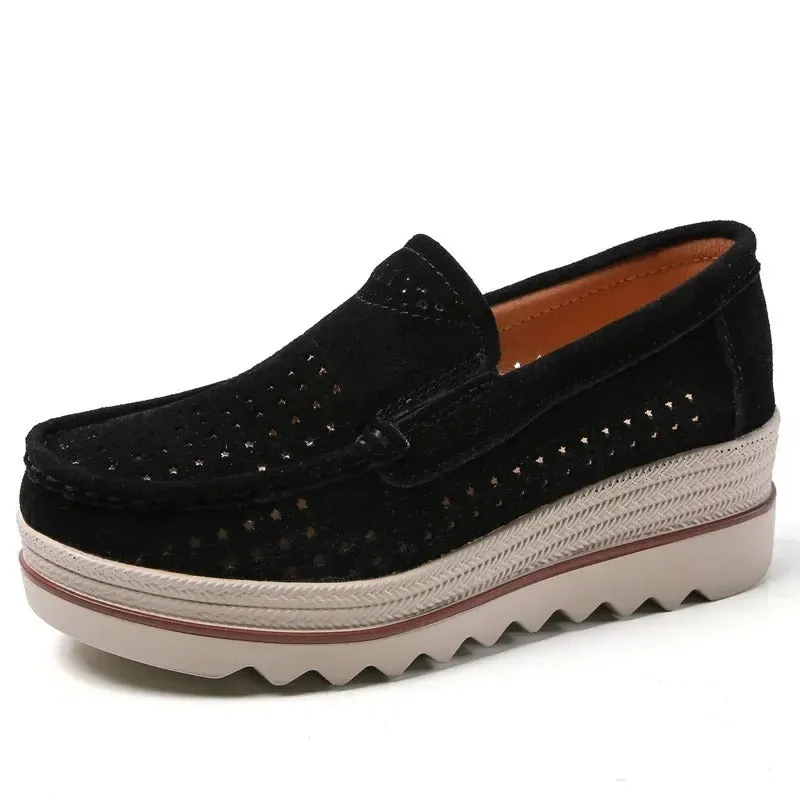 Breathable moccasins for women