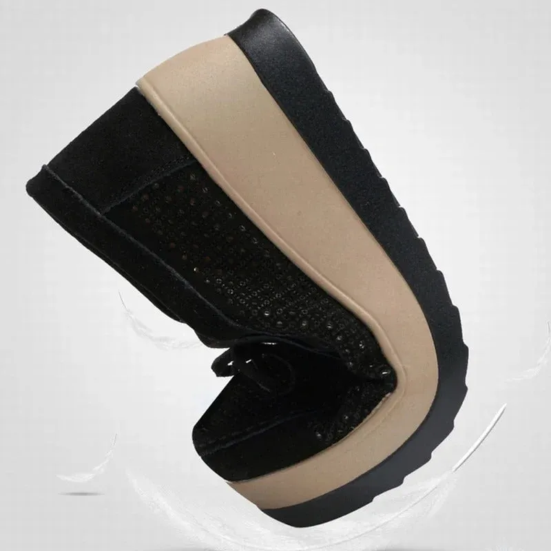 Breathable moccasins for women