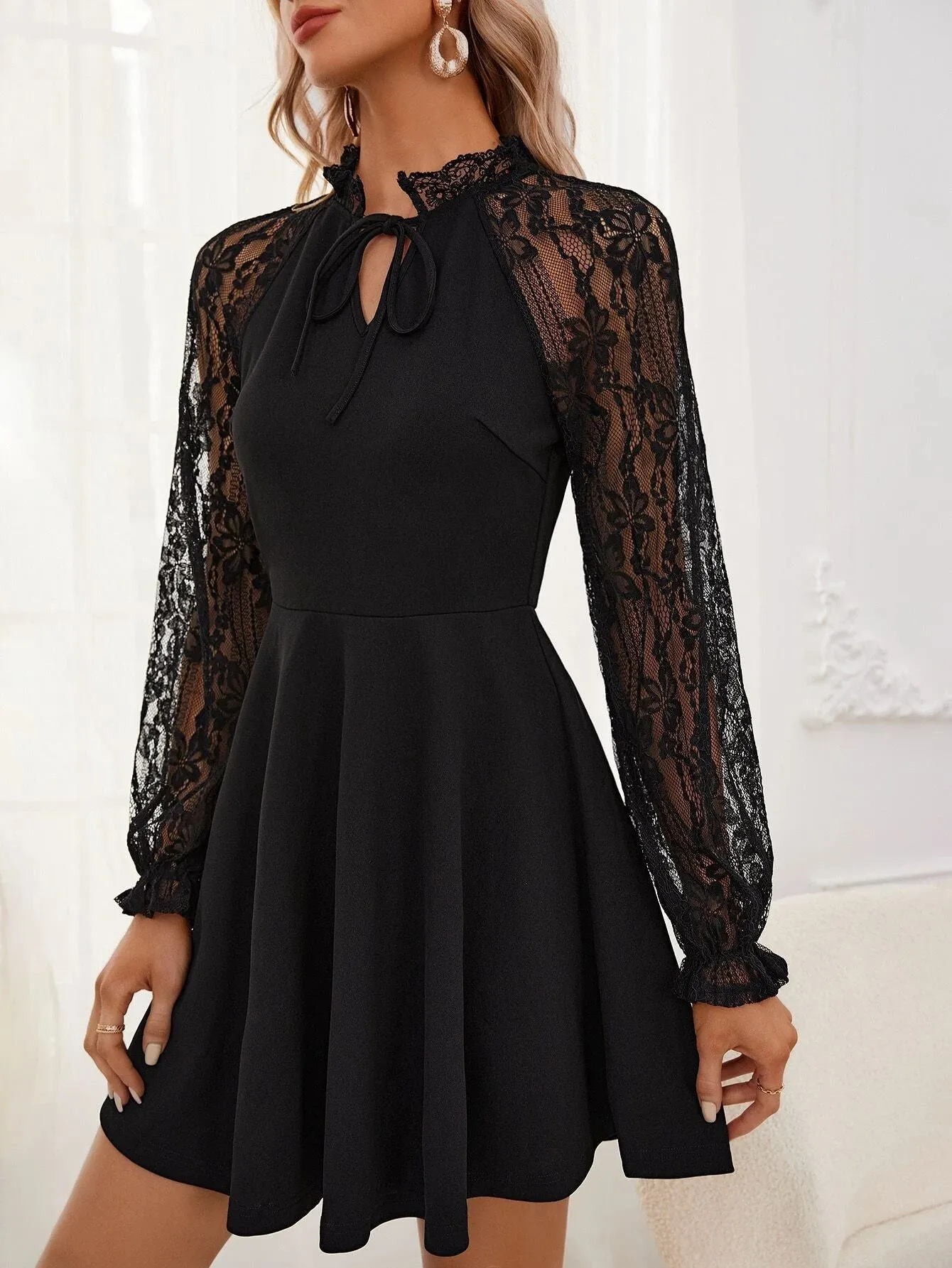 Chic Lace Detail Flared Long Sleeve A-Line Dress
