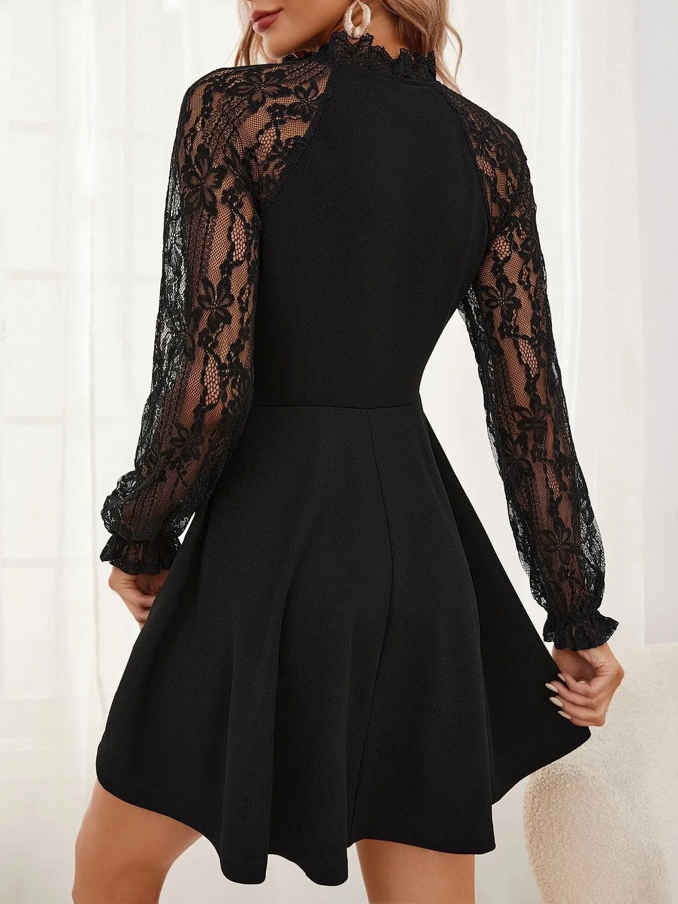 Chic Lace Detail Flared Long Sleeve A-Line Dress