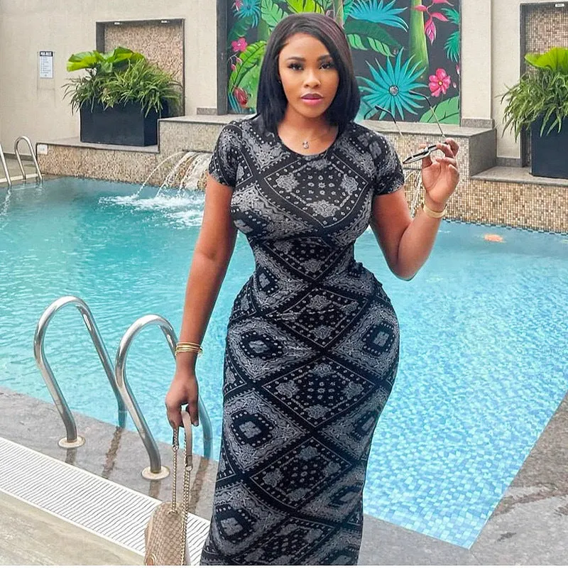 Chic Retro Printed Short-Sleeve Bodycon Maxi Dress for Effortless Elegance