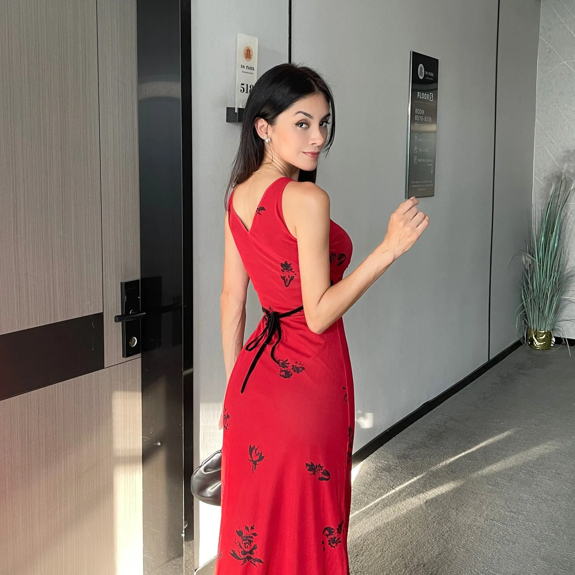 Elegant V-Neck Floral Printed Sleeveless Maxi Dress