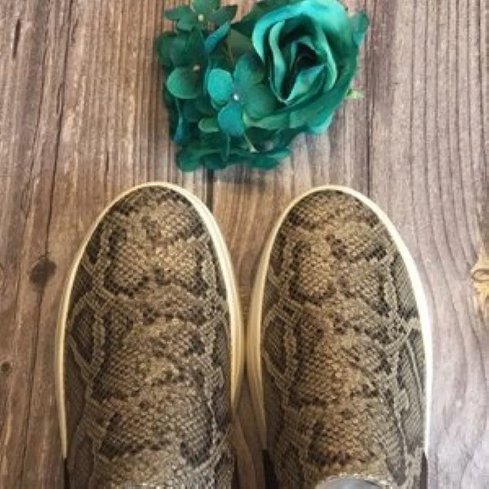 GENTLE SOULS Rosette Snakeskin Leather Slip-On Flats 6.5M