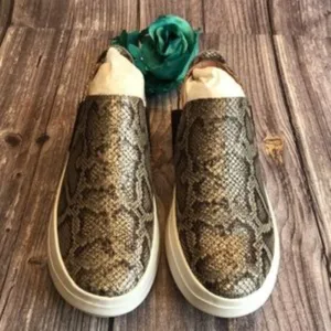 GENTLE SOULS Rosette Snakeskin Leather Slip-On Flats 6.5M