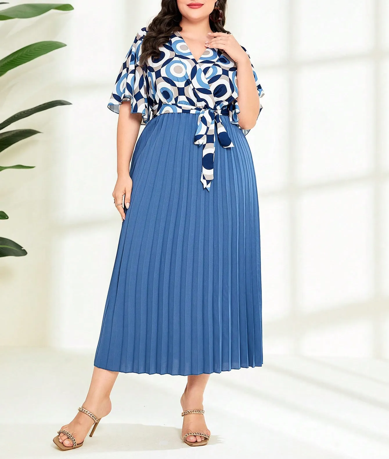 Graceful Geometric Print Pleated Maxi Dress with Waist Tie
