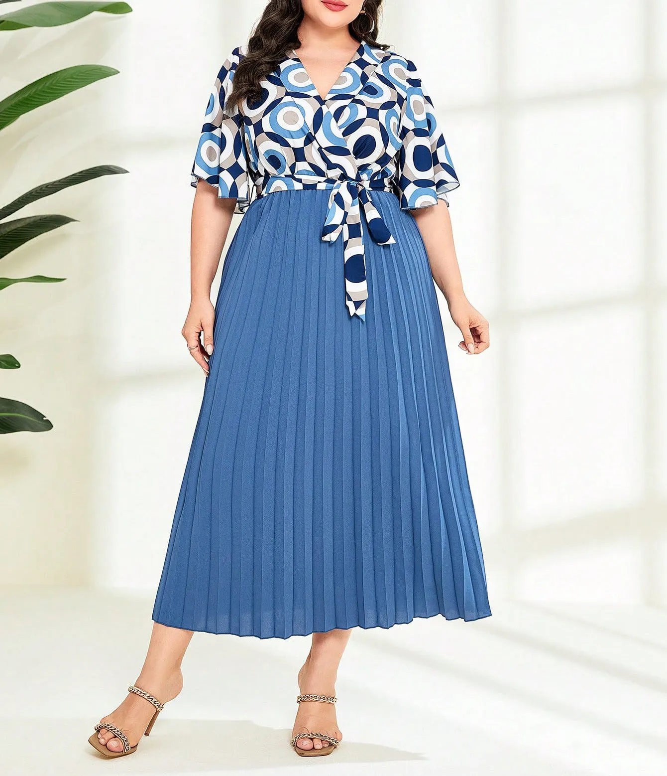 Graceful Geometric Print Pleated Maxi Dress with Waist Tie