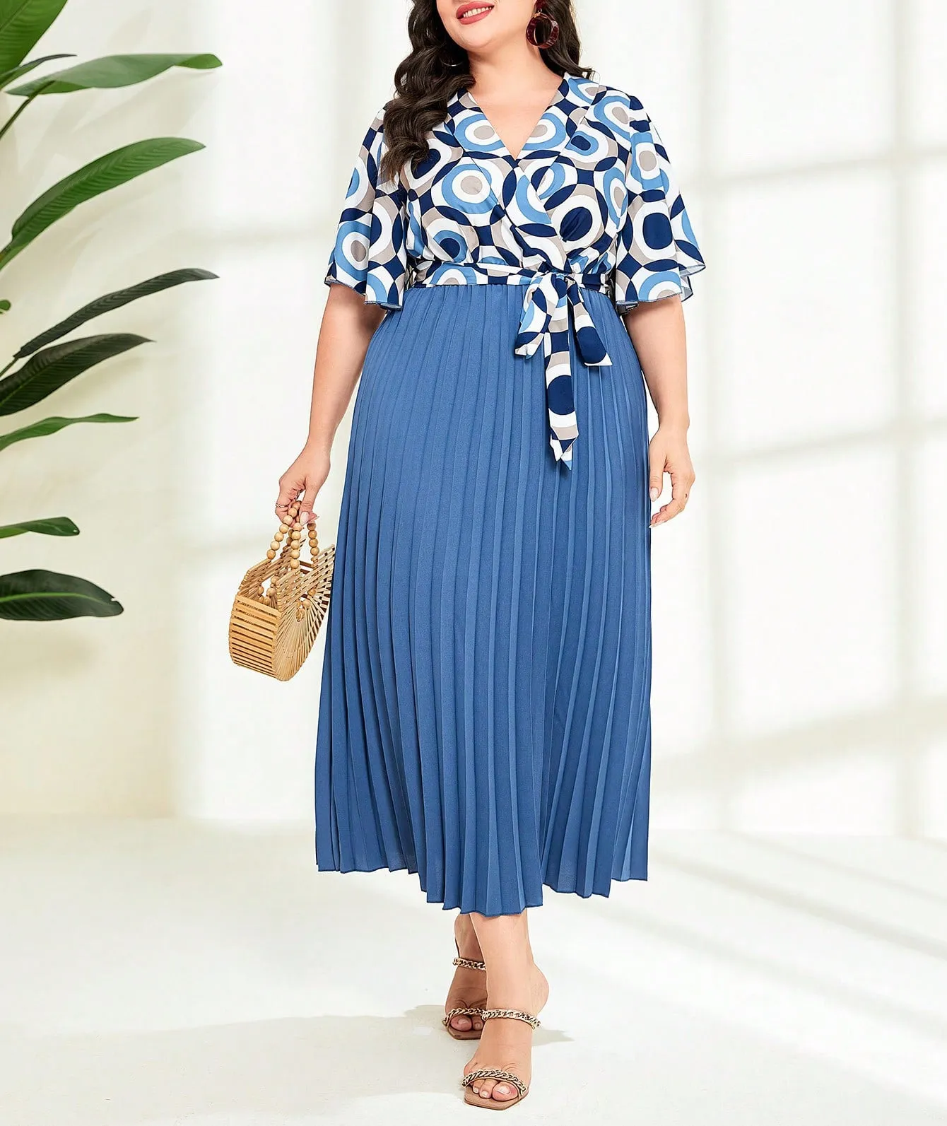 Graceful Geometric Print Pleated Maxi Dress with Waist Tie