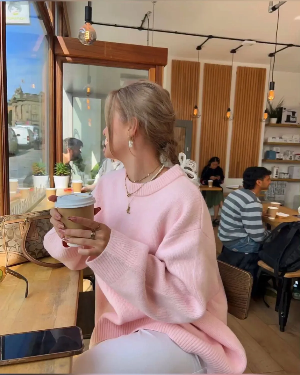 LIZ | OVERSIZED PINK SWEATER