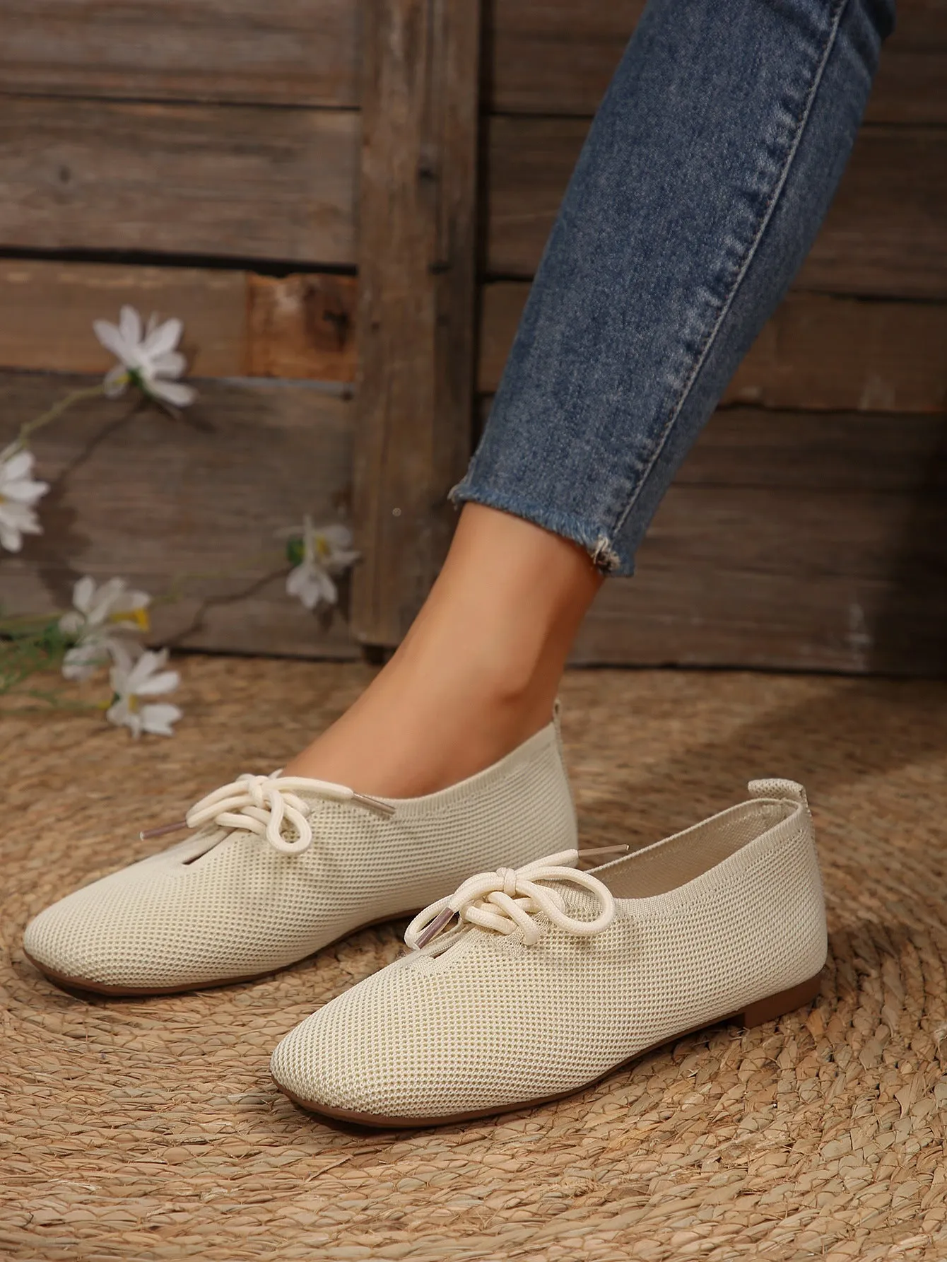 Mesh breathable round toe lace-up flat shoes