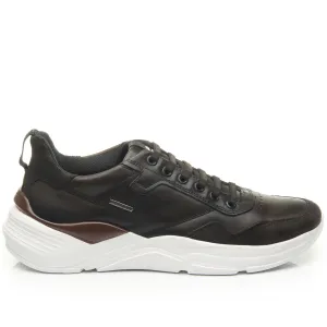 Pegada Leather Trainer