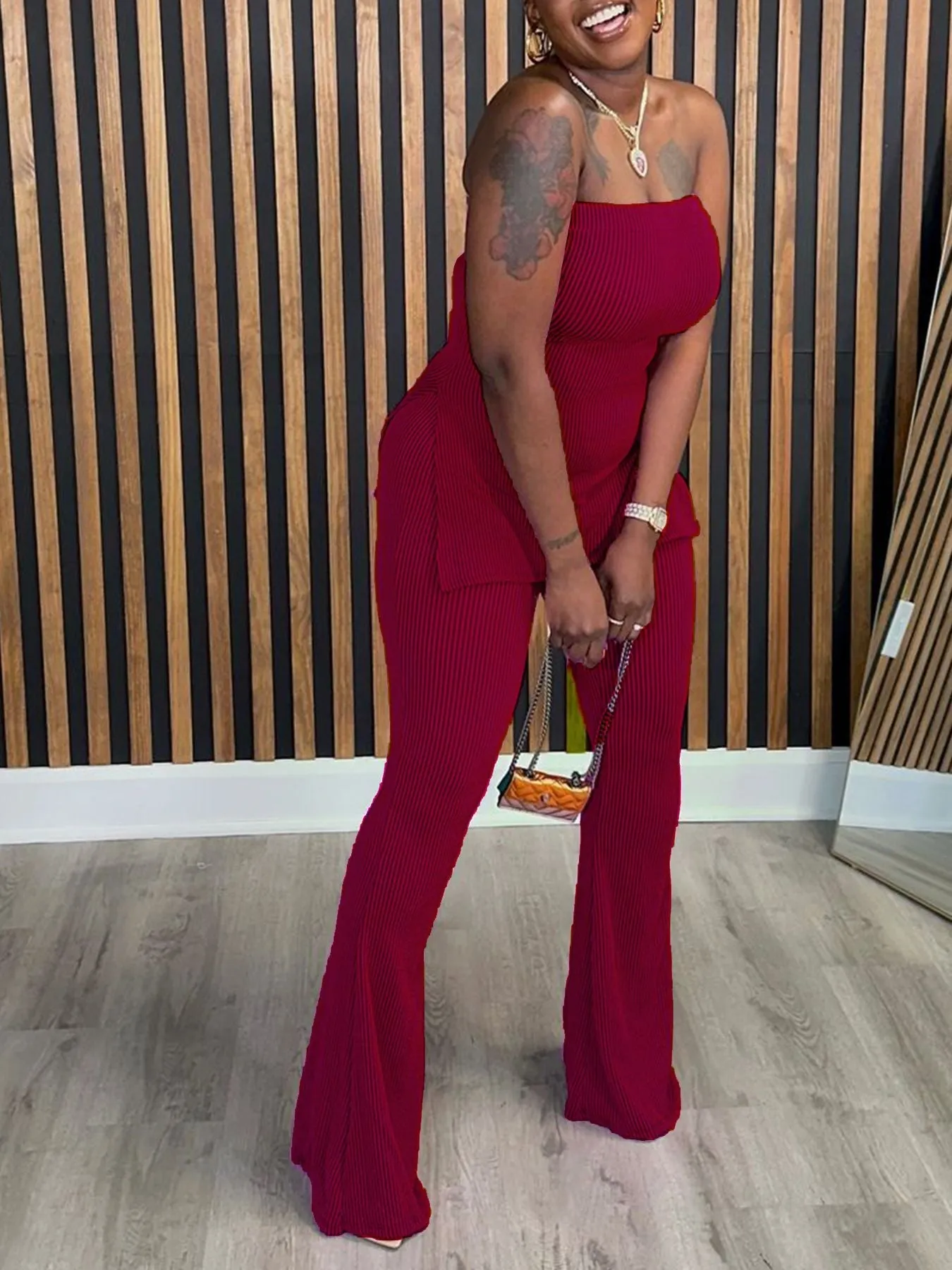Sleek Strapless Two-Piece Pants Set with Modern Minimalist Appeal