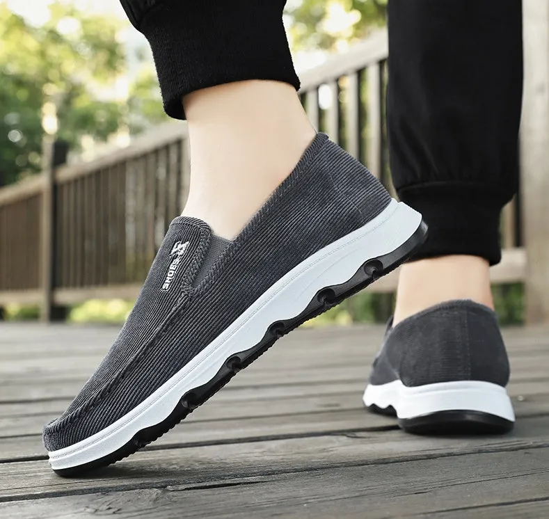 Stylish and Breathable Moccasins for Running and Everyday Wear