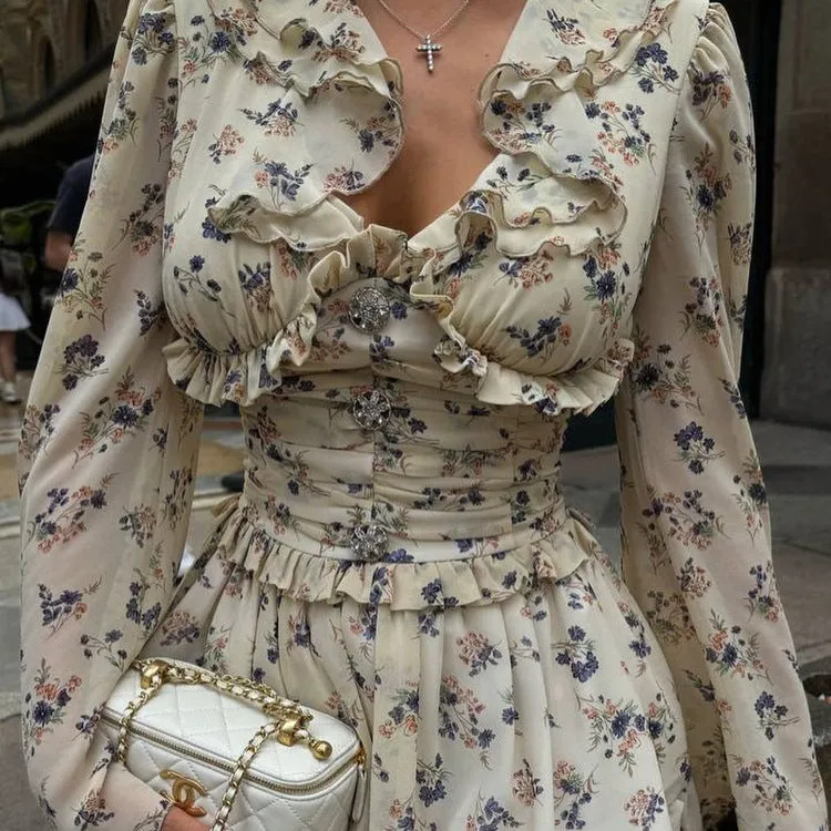 Stylish Long-Sleeve Printed Short Dress for a Bold Autumn Look
