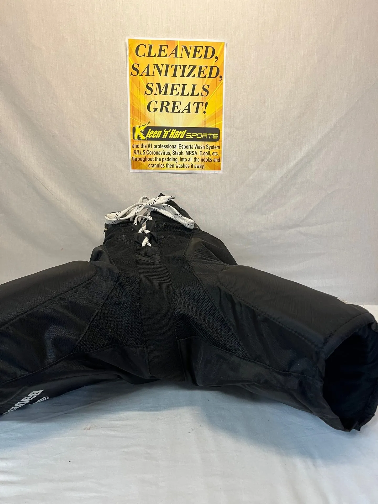 Used Bauer Supreme 3000 Size Jr M Black Ice Hockey Pants