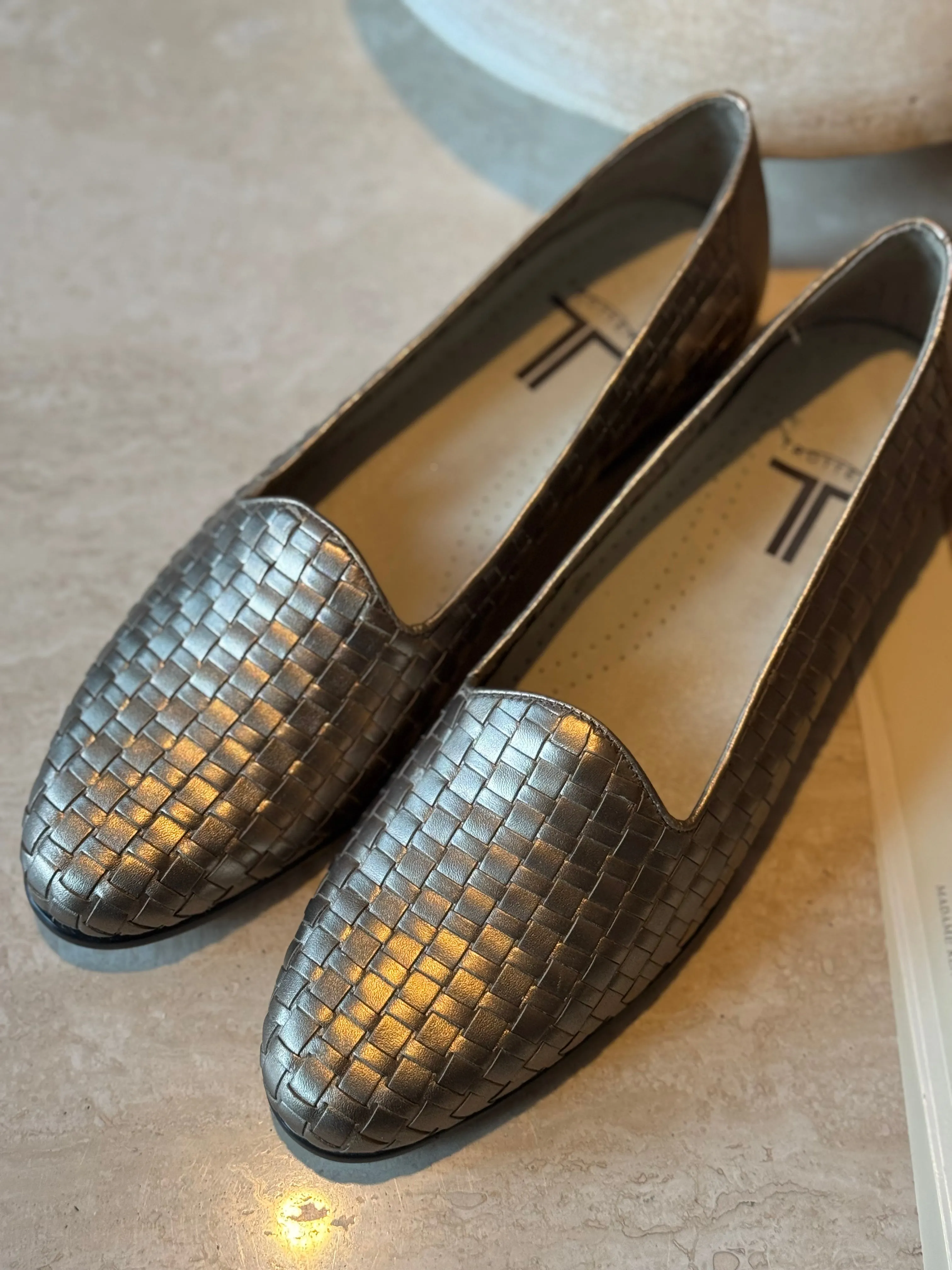 Vintage Trotters metallic woven loafers